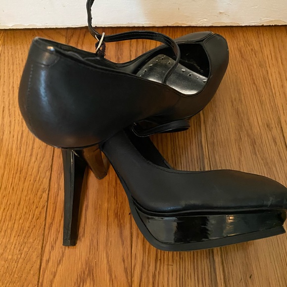 BCBG Peep-toe Black Pumps - Picture 5 of 6